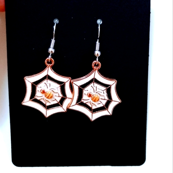 Halloween Spider Web Earrings 🎃 - Picture 3 of 4